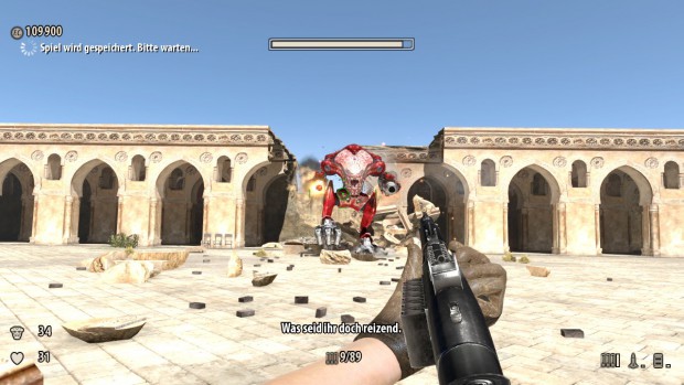 Der Biomechanoid bahnt sich einen Weg in die Arena.